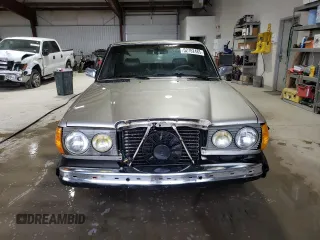 1985 Mercedes-Benz 300 with VIN WDBAB33C2FA244806, listed as a Copart auction lot 52752485 with Not Provided miles and Clean Title. Bid and sale history available at DreamBid. Image 5.