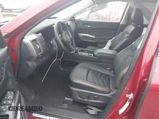 2024 Nissan Pathfinder Platinum z VIN 5N1DR3DJ1RC275508, wystawiony jako IAAI lot #41566678 z przebiegiem 5 326 mil mil oraz . Historia ofert i sprzedaży dostępna na DreamBid. Obrazek 5.