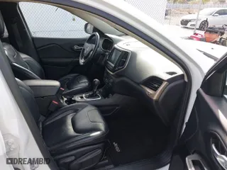 2017 Jeep Cherokee Limited with VIN 1C4PJMDB6HW555493, listed as a IAAI auction lot 41799350 with 92,591 mi miles. Bid and sale history available at carsss.com. Image 5.