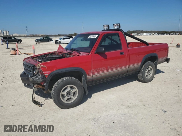 1989 Dodge Dakota z VIN 1B7GG66X6KS127702, wystawiony jako Copart lot #43276685 z przebiegiem 121 862 mil mil oraz Czysty tytuł • Clean title. Historia ofert i sprzedaży dostępna na DreamBid. Obrazek 1.