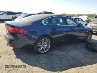 2016 Jaguar XF 35t Prestige with VIN SAJBK4BV6GCY17003, listed as a Copart auction lot 76336784 with 105,686 mi miles and Salvage Title. Bid and sale history available at carsss.com. Image 3.