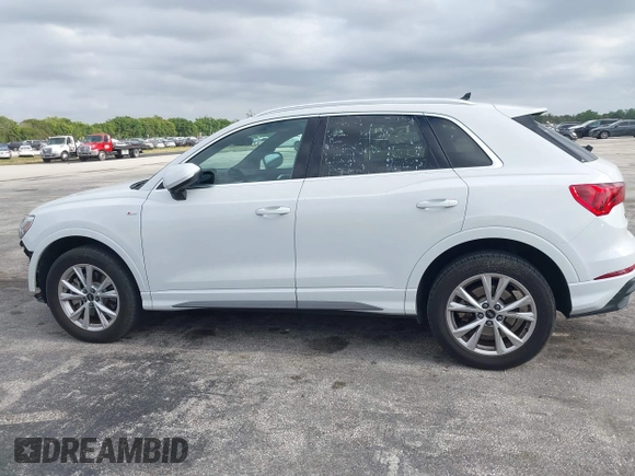 2024 Audi Q3 S line Premium with VIN WA1DECF31R1057900, listed as a IAAI auction lot 42059219 with 27,635 mi miles. Bid and sale history available at carsss.com. Image 15.