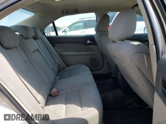 2010 Ford Fusion SE z VIN 3FAHP0HA7AR287260, wystawiony jako Copart lot #59298685 z przebiegiem 231 642 mil mil oraz Szkoda całkowita • Salvage title. Historia ofert i sprzedaży dostępna na DreamBid. Obrazek 10.