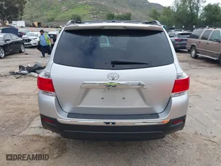 2013 Toyota Highlander with VIN 5TDZK3EHXDS103043, listed as a IAAI auction lot 41889515 with 83,976 mi miles. Bid and sale history available at carsss.com. Image 16.