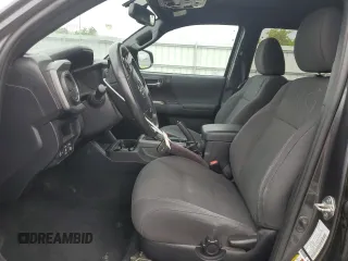 2017 Toyota Tacoma SR5 z VIN 3TMDZ5BN1HM030372, wystawiony jako Copart lot #54547985 z przebiegiem 67 663 mil mil oraz Szkoda całkowita • Salvage title. Historia ofert i sprzedaży dostępna na DreamBid. Obrazek 7.