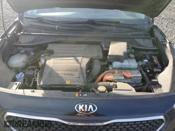 2018 Kia Niro LX with VIN KNDCB3LC3J5175846, listed as a Copart auction lot 42103235 with 104,254 mi miles and Salvage Title. Bid and sale history available at carsss.com. Image 12.
