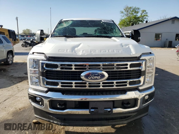 2024 Ford F-250 XL with VIN 1FT7W2BN8REE21871, listed as a Copart auction lot 52509965 with 4,082 mi miles and Salvage title. Bid and sale history available at DreamBid. Image 5.