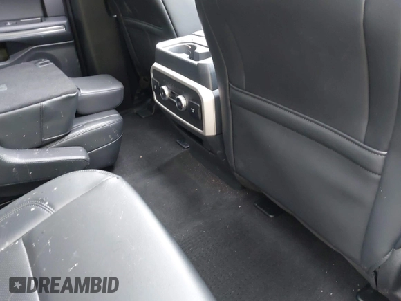 2024 Ford Expedition Max XLT с VIN 1FMJK1J80REA81778, выставлен на аукционе IAAI как лот 41990843 с пробегом 7 990 миль миль и . История ставок и продаж доступна на DreamBid. Изображение 8.