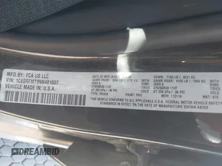 2022 Ram 1500 Big Horn z VIN 1C6SRFMT8NN481607, wystawiony jako IAAI lot #42359931 z przebiegiem 35 893 mil mil oraz . Historia ofert i sprzedaży dostępna na DreamBid. Obrazek 9.