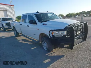 2022 Ram 2500 Tradesman with VIN 3C6UR5HJ4NG130956, listed as a IAAI auction lot 41934589 with 117,963 mi miles. Bid and sale history available at carsss.com. Image 1.