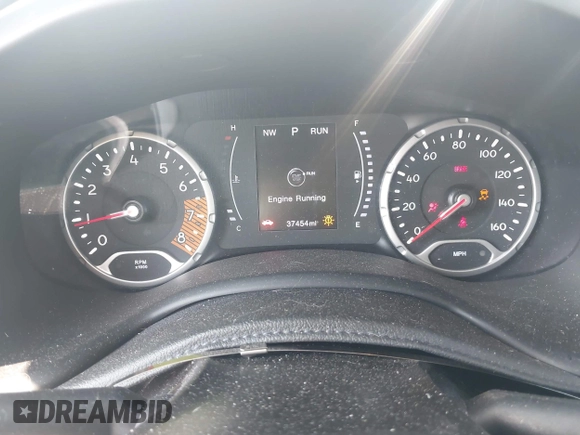 2020 Jeep Renegade Altitude z VIN ZACNJBBB0LPL70244, wystawiony jako IAAI lot #42461836 z przebiegiem 37 454 mil mil oraz . Historia ofert i sprzedaży dostępna na DreamBid. Obrazek 7.