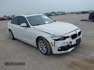 2018 BMW 3 Series 320i z VIN WBA8E1G50JNU92543, wystawiony jako IAAI lot #42296653 z przebiegiem 116 533 mil mil oraz . Historia ofert i sprzedaży dostępna na DreamBid. Obrazek 1.