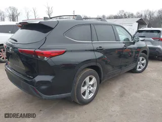 2021 Toyota Highlander L with VIN 5TDBZRBH5MS553042, listed as a IAAI auction lot 41611610 with 83,553 mi miles. Bid and sale history available at carsss.com. Image 4.