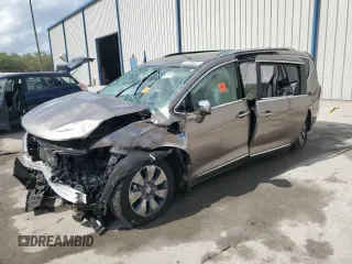 2018 Chrysler Pacifica Hybrid Limited с VIN 2C4RC1N73JR230374, выставлен на аукционе Copart как лот 47788325 с пробегом 86 830 миль миль и На запчасти • Non repairable. История ставок и продаж доступна на DreamBid. Изображение 1.