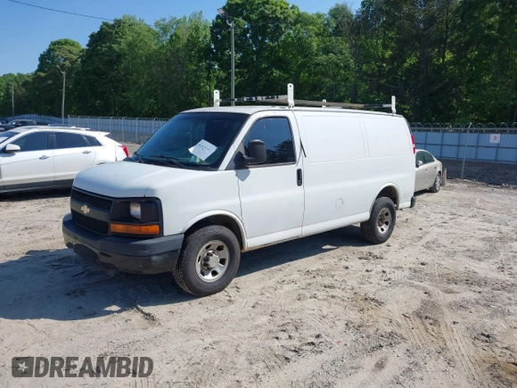 2009 Chevrolet Express Cargo Van with VIN 1GCGG25C791125061, listed as a IAAI auction lot 42131397 with 247,397 mi miles. Bid and sale history available at carsss.com. Image 17.