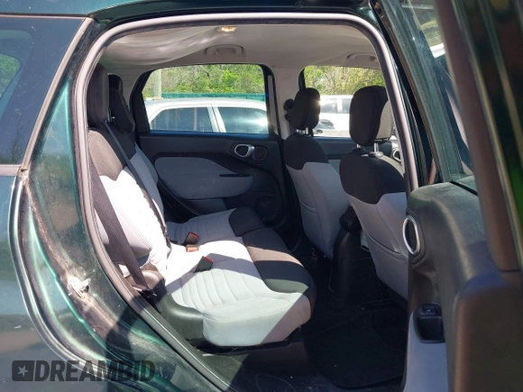 2014 FIAT 500L Easy with VIN ZFBCFABH4EZ022268, listed as a IAAI auction lot 42060203 with 106,918 mi miles. Bid and sale history available at carsss.com. Image 8.