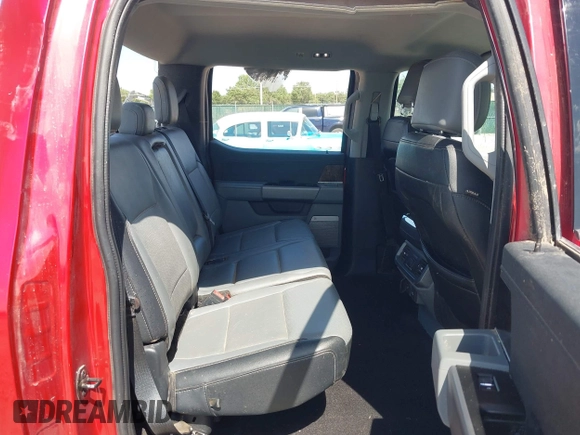 2021 Ford F-150 XL z VIN 1FTFW1E83MFC62921, wystawiony jako IAAI lot #42465289 z przebiegiem 83 847 mil mil oraz . Historia ofert i sprzedaży dostępna na DreamBid. Obrazek 8.