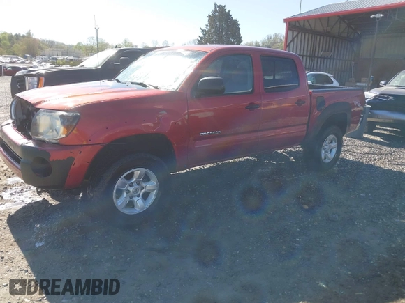 2006 Toyota Tacoma z VIN 5TELU42N06Z154198, wystawiony jako IAAI lot #42032985 z przebiegiem 225 779 mil mil oraz . Historia ofert i sprzedaży dostępna na DreamBid. Obrazek 18.