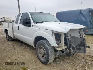 2012 Ford Super Duty F-250 SRW XL with VIN 1FT7X2A63CEA05211, listed as a Copart auction lot 43471795 with 267,550 mi miles and Salvage Title. Bid and sale history available at carsss.com. Image 4.