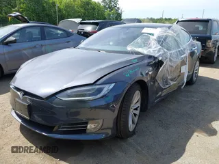 2018 Tesla Model S 75D with VIN 5YJSA1E24JF292518, listed as a IAAI auction lot 42247256 with 40,160 mi miles and . Bid and sale history available at DreamBid. Image 19.