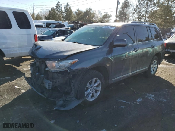 2011 Toyota Highlander with VIN 5TDZK3EH9BS048727, listed as a Copart auction lot 42782845 with 117,966 mi miles and Salvage Title. Bid and sale history available at carsss.com. Image 1.