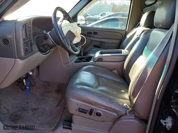2004 Chevrolet Tahoe LT with VIN 1GNEK13T84J300808, listed as a Copart auction lot 46394495 with 164,330 mi miles and Salvage Title. Bid and sale history available at carsss.com. Image 7.