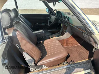 1988 Mercedes-Benz 560 SL с VIN WDBBA48D1JA083131, выставлен на аукционе Copart как лот 59868785 с пробегом 186 389 миль миль и Чистый • Clean title. История ставок и продаж доступна на DreamBid. Изображение 5.