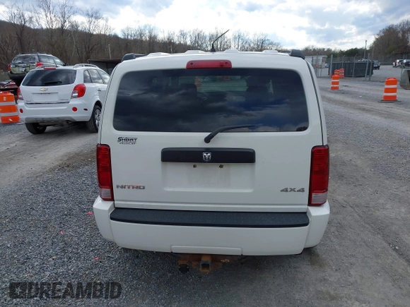 2007 Dodge Nitro SXT with VIN 1D8GU28K77W727391, listed as a IAAI auction lot 41869288 with 214,920 mi miles. Bid and sale history available at carsss.com. Image 16.