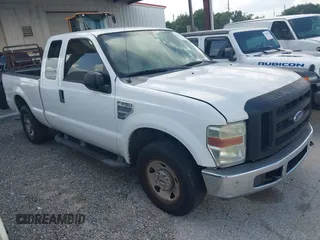 2008 Ford F-250 XL z VIN 1FTNX20518EE05971, wystawiony jako IAAI lot #42418696 z przebiegiem 285 939 mil mil oraz . Historia ofert i sprzedaży dostępna na DreamBid. Obrazek 1.