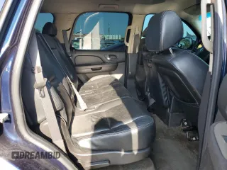 2008 Chevrolet Tahoe 2LT z VIN 1GNFC13088R139102, wystawiony jako Copart lot #52535205 z przebiegiem 260 619 mil mil oraz Czysty tytuł • Clean title. Historia ofert i sprzedaży dostępna na DreamBid. Obrazek 11.