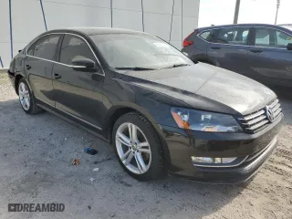 2013 Volkswagen Passat SEL Premium with VIN 1VWCM7A34DC052705, listed as a Copart auction lot 80663534 with 95,074 mi miles and Salvage Title. Bid and sale history available at carsss.com. Image 4.