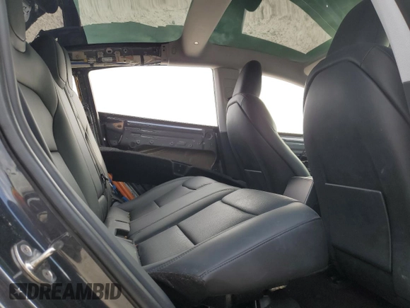 2024 Tesla Model 3 z VIN 5YJ3E1EA8RF726631, wystawiony jako Copart lot #43526145 z przebiegiem 12 980 mil mil oraz Czysty tytuł • Clean title. Historia ofert i sprzedaży dostępna na DreamBid. Obrazek 11.