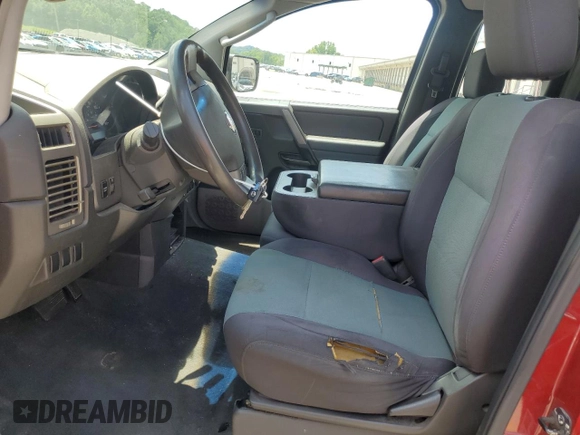 2004 Nissan Titan SE z VIN 1N6AA06A14N539136, wystawiony jako Copart lot #61937265 z przebiegiem 273 032 mil mil oraz Czysty tytuł • Clean title. Historia ofert i sprzedaży dostępna na DreamBid. Obrazek 7.
