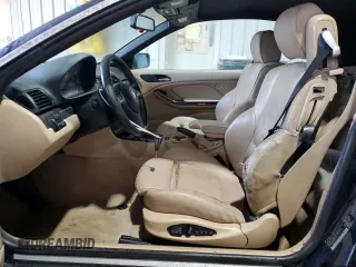 2001 BMW 3 Series 325Ci z VIN WBABS33471JY57525, wystawiony jako Copart lot #56571955 z przebiegiem 190 163 mil mil oraz Szkoda całkowita • Salvage title. Historia ofert i sprzedaży dostępna na DreamBid. Obrazek 7.