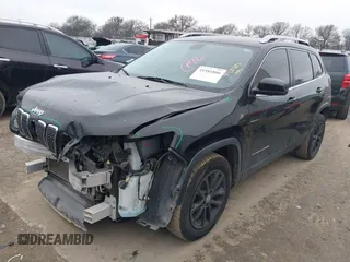 2020 Jeep Cherokee Latitude Plus with VIN 1C4PJLLB7LD637670, listed as a IAAI auction lot 41581886 with 70,199 mi miles. Bid and sale history available at carsss.com. Image 18.