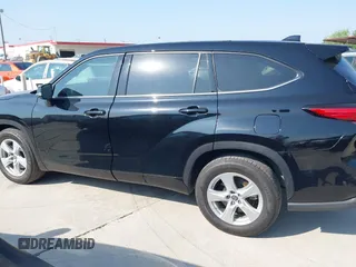 2021 Toyota Highlander L with VIN 5TDZZRAH5MS525595, listed as a IAAI auction lot 42050564 with 32,542 mi miles and . Bid and sale history available at DreamBid. Image 14.