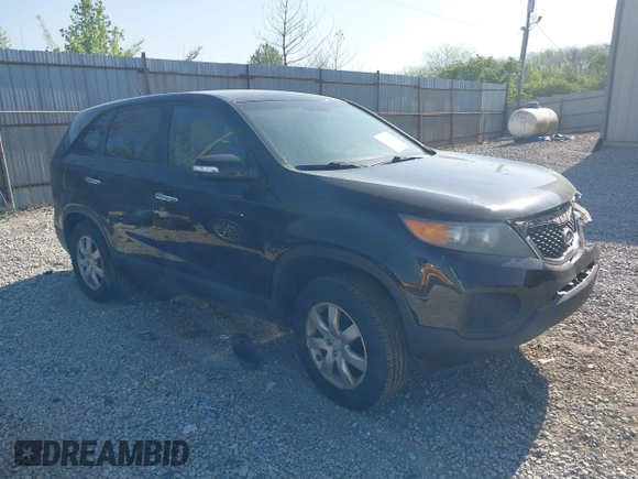 2011 Kia Sorento LX with VIN 5XYKT3A18BG007462, listed as a IAAI auction lot 42081727 with 183,594 mi miles and . Bid and sale history available at carsss.com. Image 1.