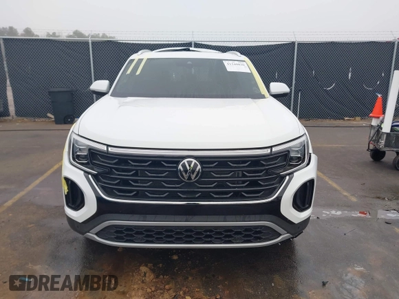 2024 Volkswagen Atlas SE z VIN 1V2JE2CA9RC238428, wystawiony jako IAAI lot #41340830 z przebiegiem 6 992 mil mil oraz . Historia ofert i sprzedaży dostępna na DreamBid. Obrazek 13.