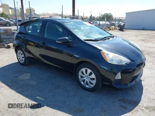 2013 Toyota Prius One z VIN JTDKDTB36D1031954, wystawiony jako IAAI lot #42475271 z przebiegiem 151 173 mil mil oraz . Historia ofert i sprzedaży dostępna na DreamBid. Obrazek 1.