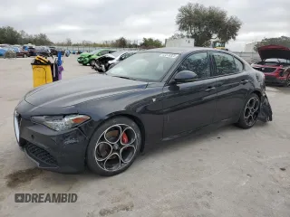 2023 Alfa Romeo Giulia Veloce z VIN ZARFAMBN0P7670632, wystawiony jako Copart lot #42570325 z przebiegiem Nie podano mil oraz Nie do naprawy. Historia ofert i sprzedaży dostępna na DreamBid. Obrazek 1.
