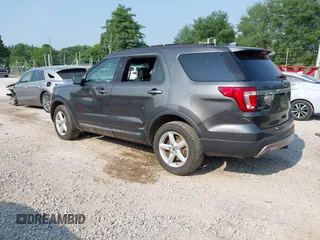 2017 Ford Explorer XLT z VIN 1FM5K8D82HGC79240, wystawiony jako IAAI lot #42402472 z przebiegiem 139 303 mil mil oraz . Historia ofert i sprzedaży dostępna na DreamBid. Obrazek 3.