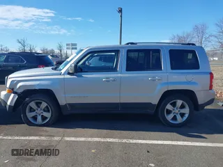 2012 Jeep Patriot Limited with VIN 1C4NJRCB4CD649916, listed as a IAAI auction lot 41732193 with 137,359 mi miles and . Bid and sale history available at carsss.com. Image 14.