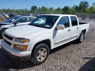 2009 Chevrolet Colorado LT w/1LT with VIN 1GCCS139798140777, listed as a IAAI auction lot 41993994 with 178,427 mi miles. Bid and sale history available at carsss.com. Image 2.