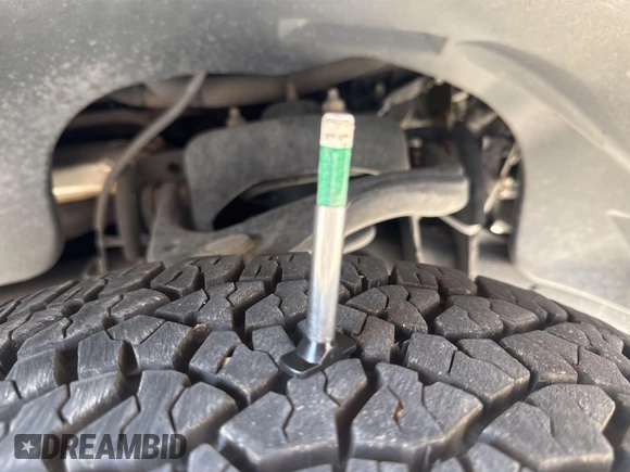 2019 Ford F-150 XL z VIN 1FTEX1C51KKC92425, wystawiony jako IAAI lot #42526412 z przebiegiem 150 373 mil mil oraz . Historia ofert i sprzedaży dostępna na DreamBid. Obrazek 7.