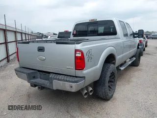 2012 Ford F-250 XL z VIN 1FT7W2BT2CEC04550, wystawiony jako IAAI lot #42294829 z przebiegiem 243 218 mil mil oraz . Historia ofert i sprzedaży dostępna na DreamBid. Obrazek 4.