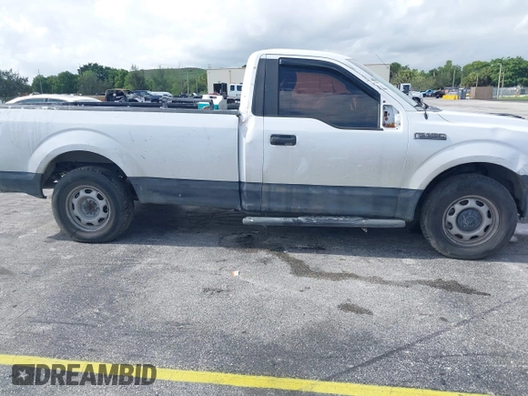 2018 Ford F-150 XL z VIN 1FTMF1CB4JKC60846, wystawiony jako IAAI lot #42759459 z przebiegiem 169 216 mil mil oraz . Historia ofert i sprzedaży dostępna na DreamBid. Obrazek 17.