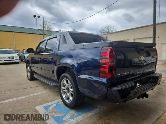 2010 Chevrolet Avalanche LT with VIN 3GNNCFE09AG124832, listed as a Copart auction lot 81128834 with 136,595 mi miles and Clean Title. Bid and sale history available at carsss.com. Image 3.