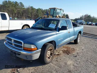 2001 Dodge Dakota with VIN 1B7GL22X11S337066, listed as a IAAI auction lot 41008648 with 270,749 mi miles. Bid and sale history available at carsss.com. Image 2.