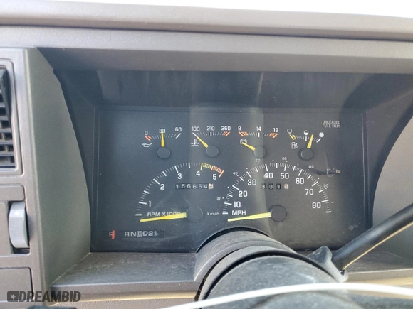 1993 Chevrolet C/K 2500 with VIN 2GCFK29K3P1116277, listed as a Copart auction lot 83342864 with 166,664 mi miles and Salvage Title. Bid and sale history available at carsss.com. Image 9.