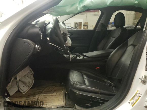 2017 Alfa Romeo Giulia with VIN ZARFAEDN3H7547069, listed as a Copart auction lot 70586472 with 0 mi miles. Bid and sale history available at carsss.com. Image 7.